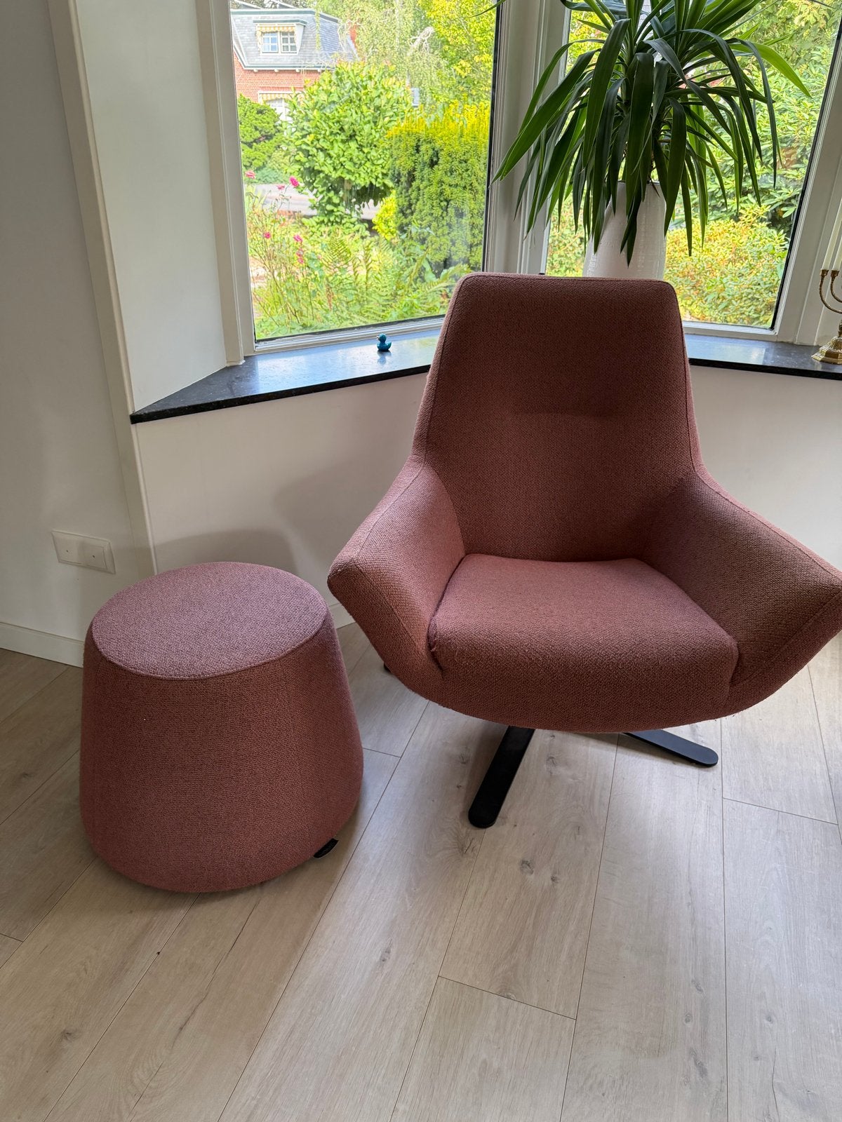 Montel fauteuil met poef - roze/bruin, Huis en Inrichting, Fauteuils, Ophalen, Gebruikt, Stof, 75 tot 100 cm