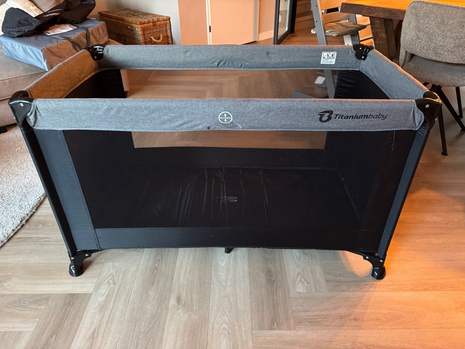 Titaniumbaby Reisbedje/Campingbedje met matras, Kinderen en Baby's, Babywiegjes en Ledikanten, Ophalen, Zo goed als nieuw, Reisbedje