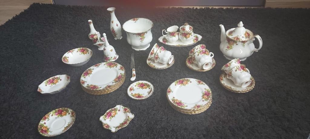 Royal Albert servies Old Country Roses, Antiek en Kunst, Antiek | Servies los, Ophalen