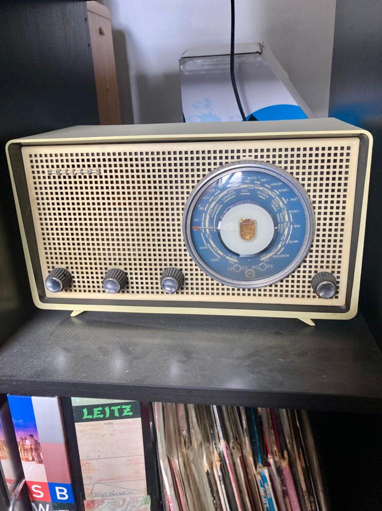 Bakkaliete Philips radio met buizen versterker, Ophalen of Verzenden, Gebruikt
