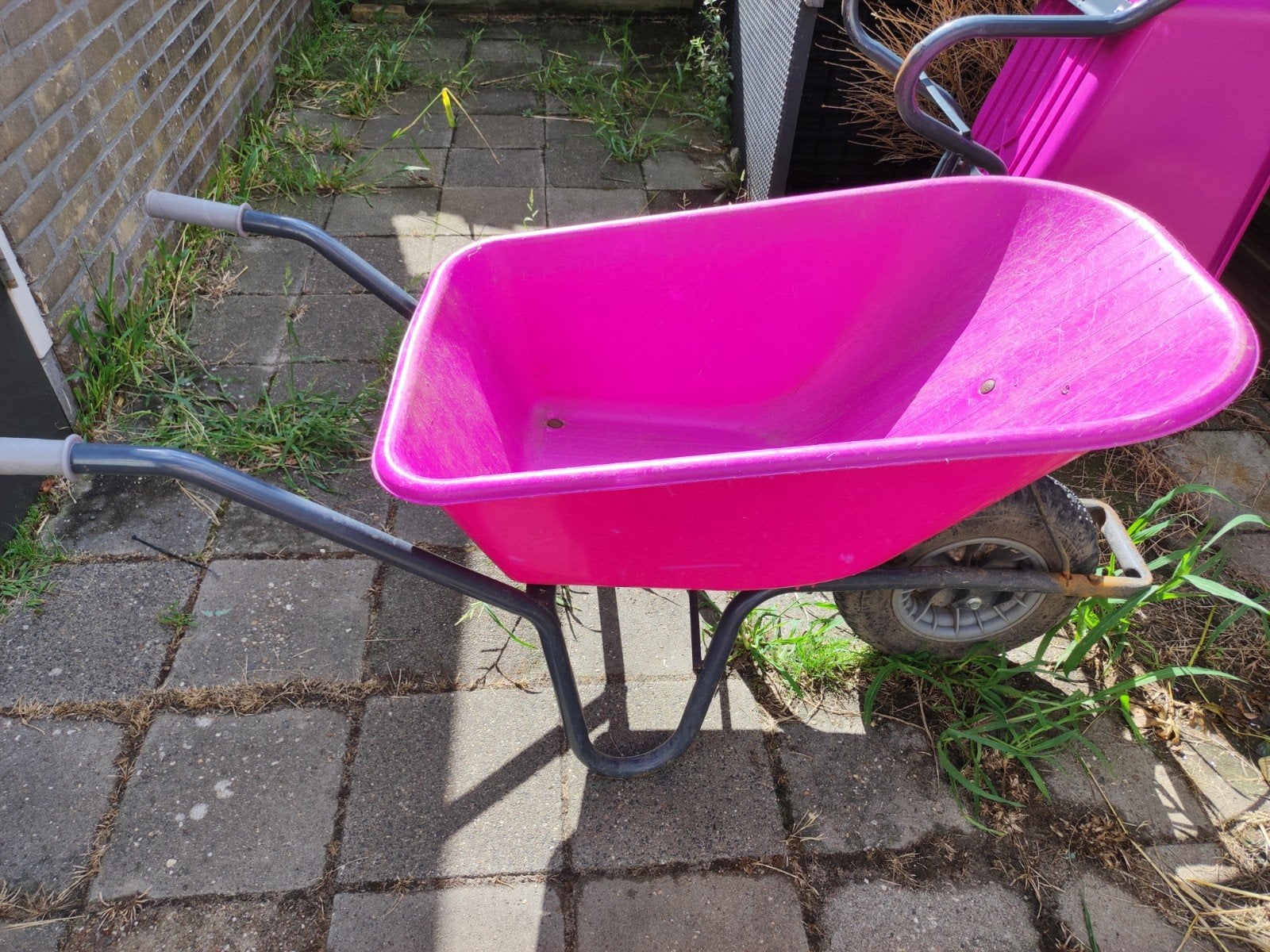 Roze Kruiwagen, Ophalen, Gebruikt