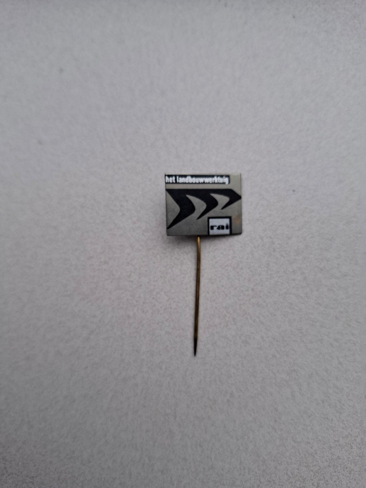Vintage speldje pin prikker steekspeld RAI, Ophalen of Verzenden