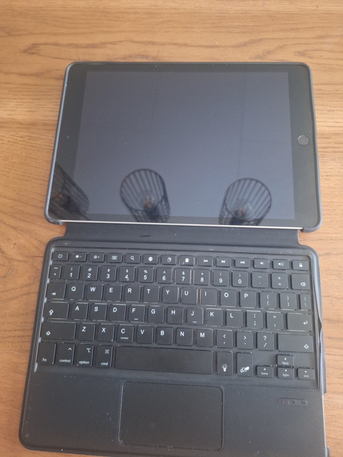 iPad 9e generatie met toetsenbordhoes, Computers en Software, Apple iPads, Apple iPad, Wi-Fi, 64 GB, Zilver, Ophalen