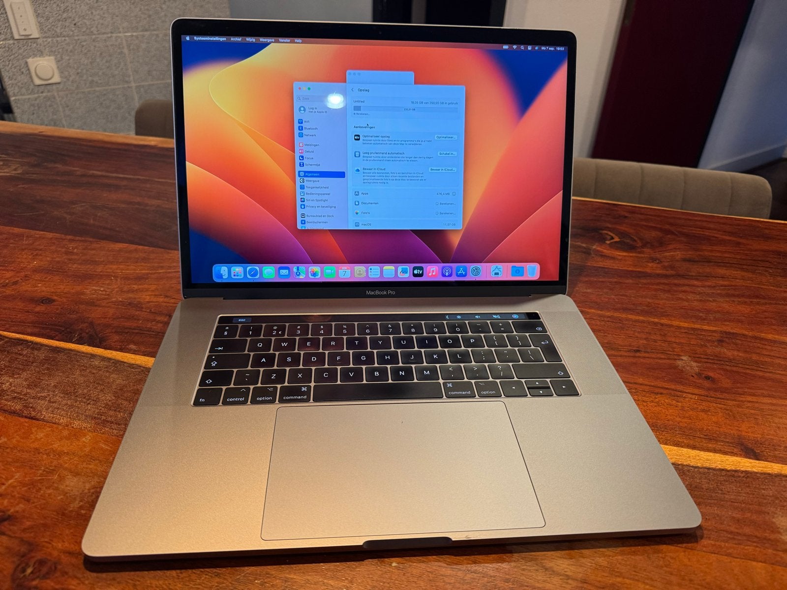 MacBook Pro 15” 2017 i7 16GB 256GB Touch Bar | 011, MacBook Pro, 256 GB, 2 tot 3 Ghz, Ophalen of Verzenden