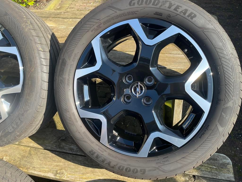 Opel Mokka b (vanaf 2021) 18inch wielen + thuiskomer, Auto-onderdelen, Ophalen, 18 inch, 255 mm, Banden en Velgen