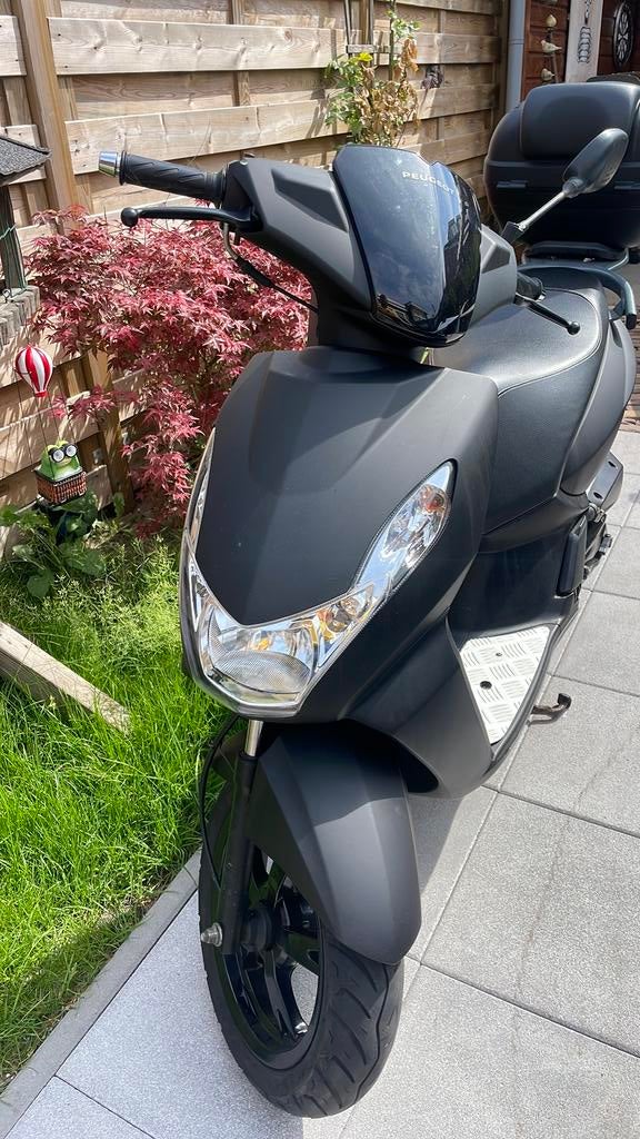 Peugeot kisbee mat zwart, Ophalen, Zo goed als nieuw, Benzine, Overige modellen