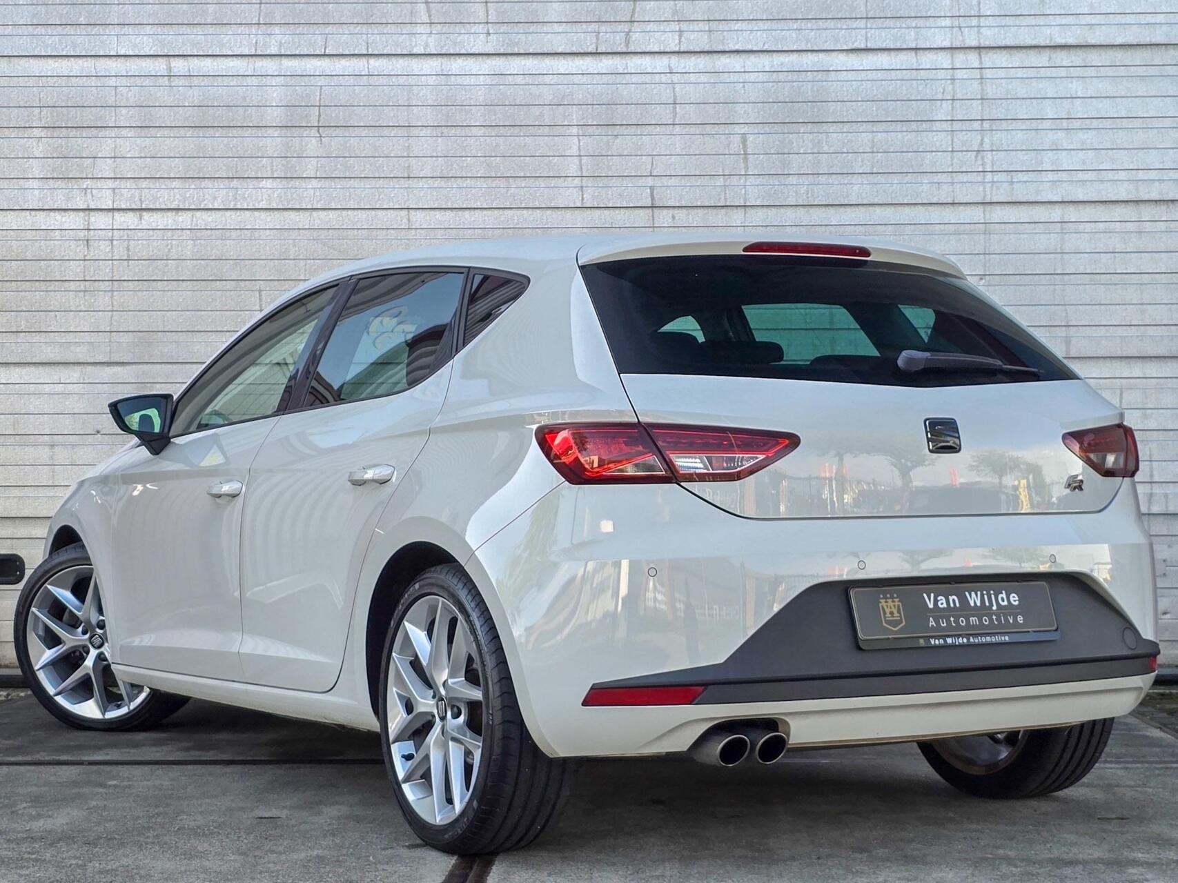 SEAT LEON 1.4 FR|CARPLAY|CRUISE|SEAT SOUND|STOELVERWARMING, Auto's, Voorwielaandrijving, 1141 kg, Zwart, 4 cilinders