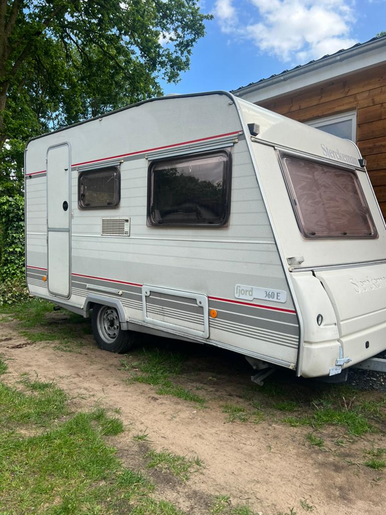 Vintage caravan, Sterckeman, met voortent 1550 euro, Caravans en Kamperen, Caravans, Vast bed, Sterckeman, Tot en met 2, 750 - 1000 kg
