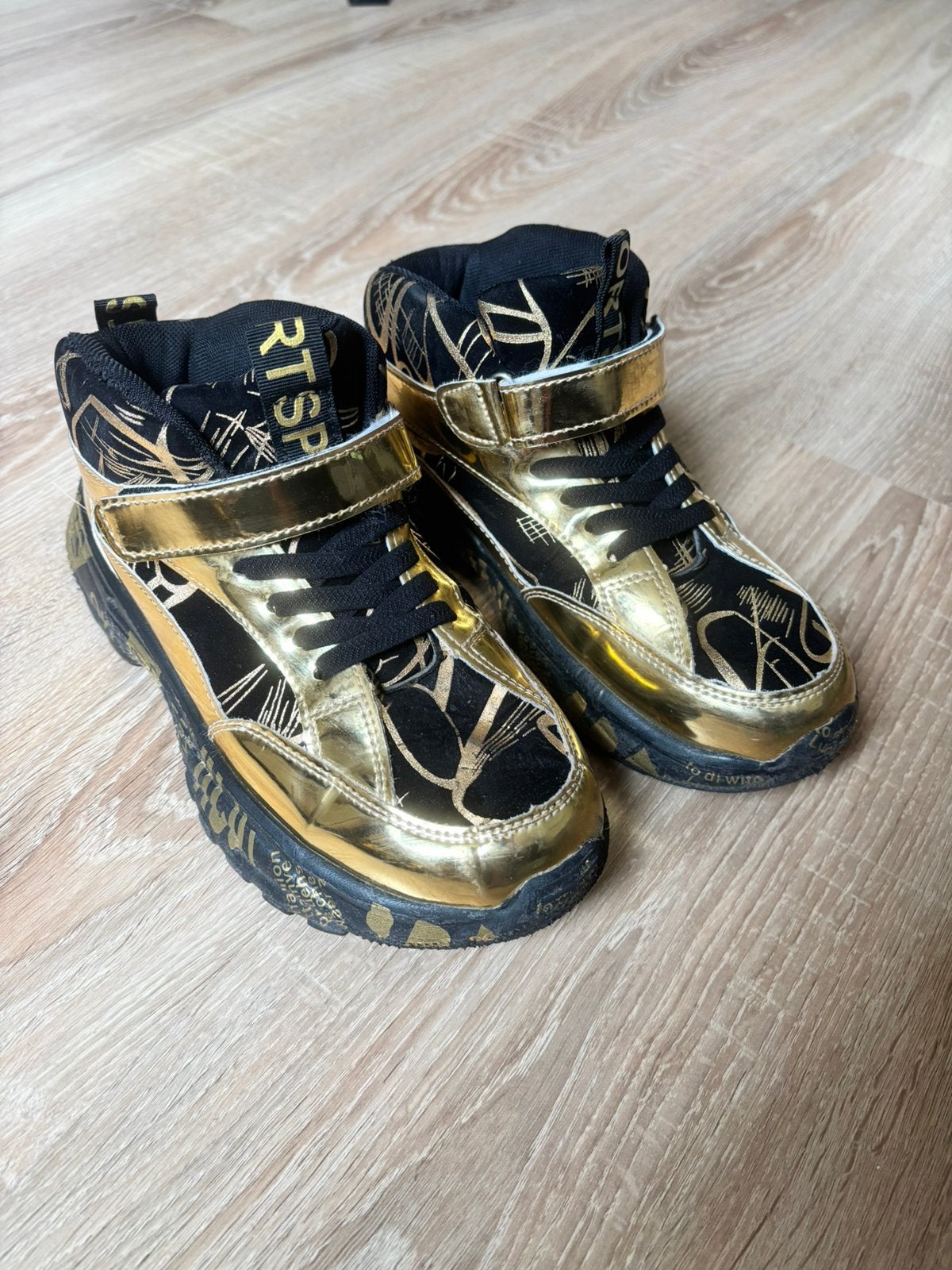 Goudkleurige schoenen maat 36.5, Jongen of Meisje, Schoenen, Ophalen of Verzenden, Zo goed als nieuw