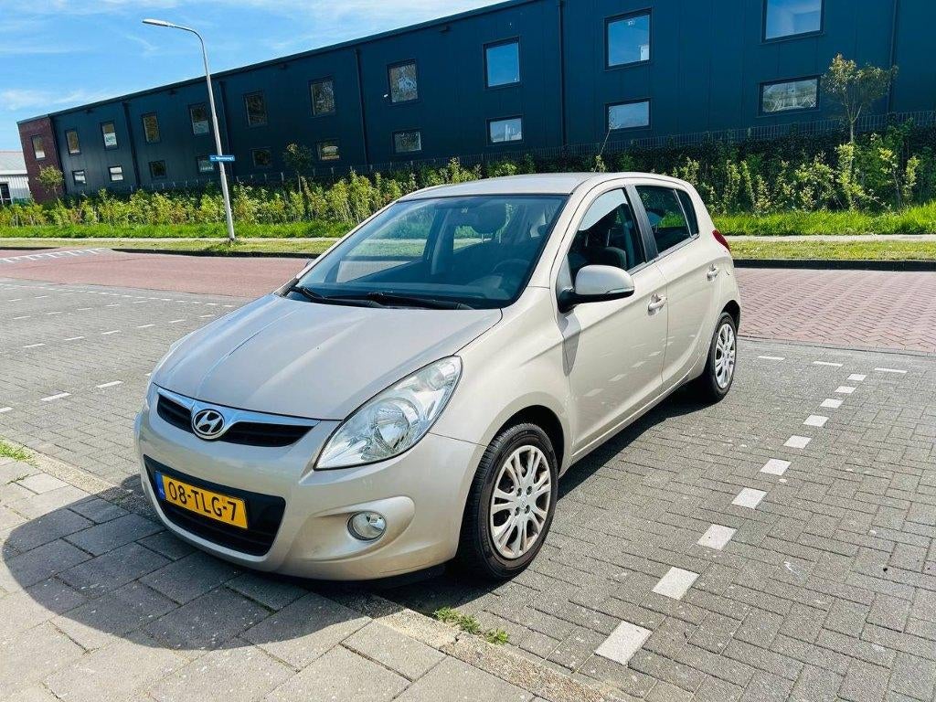 Hyundai i20 1.2 5-DRS 2012 Grijs (Only 71,550 km – New APK), Auto's, 450 kg, 31 €/maand, 4 cilinders, Origineel Nederlands