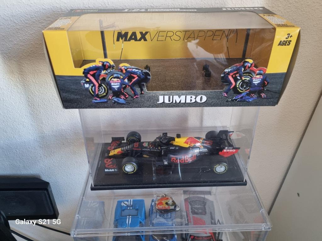 Max Verstappen Red Bull RB16 schaalmodel + vitrine & extra's, Ophalen of Verzenden, Zo goed als nieuw, Auto, Overige merken
