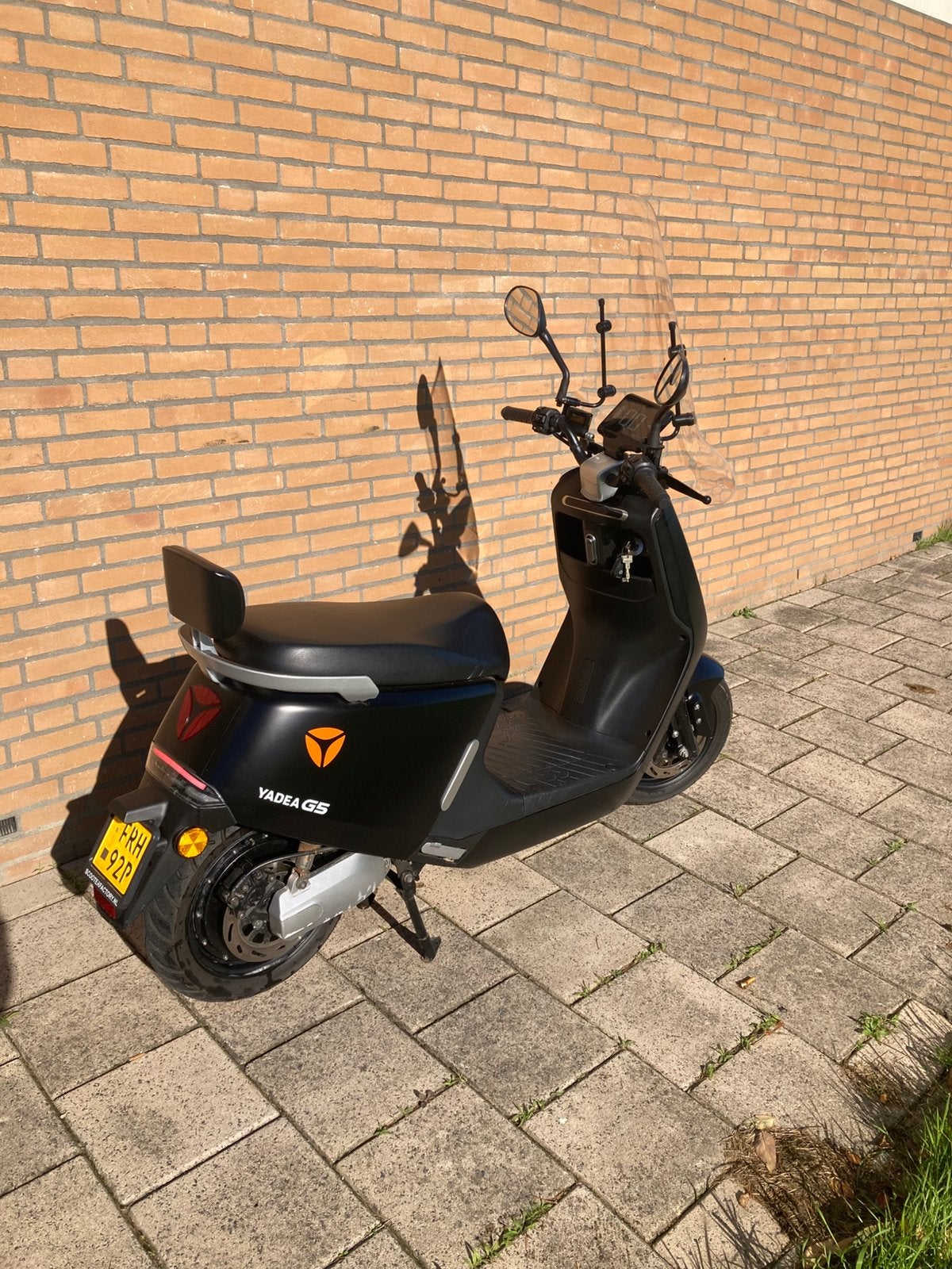 Yadea G5 e scooter elektrisch, Fietsen en Brommers, Ophalen, Gebruikt, Maximaal 45 km/u, Elektrisch