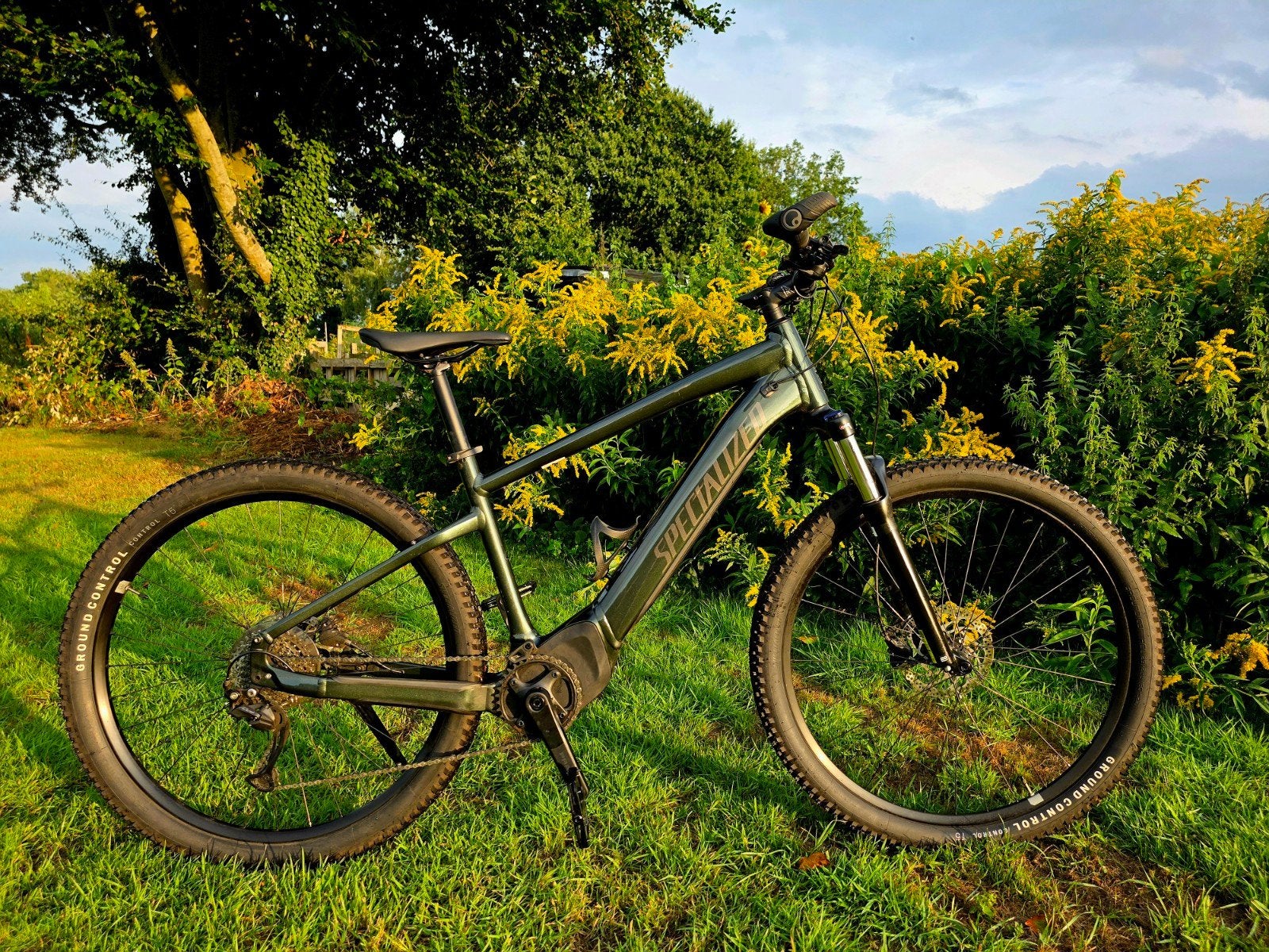 Mooie SPECIALIZED, Bikkel, Gazelle, Trek, Stella VA € 595, Zo goed als nieuw, 51 tot 55 cm, 50 km per accu of meer, Ophalen