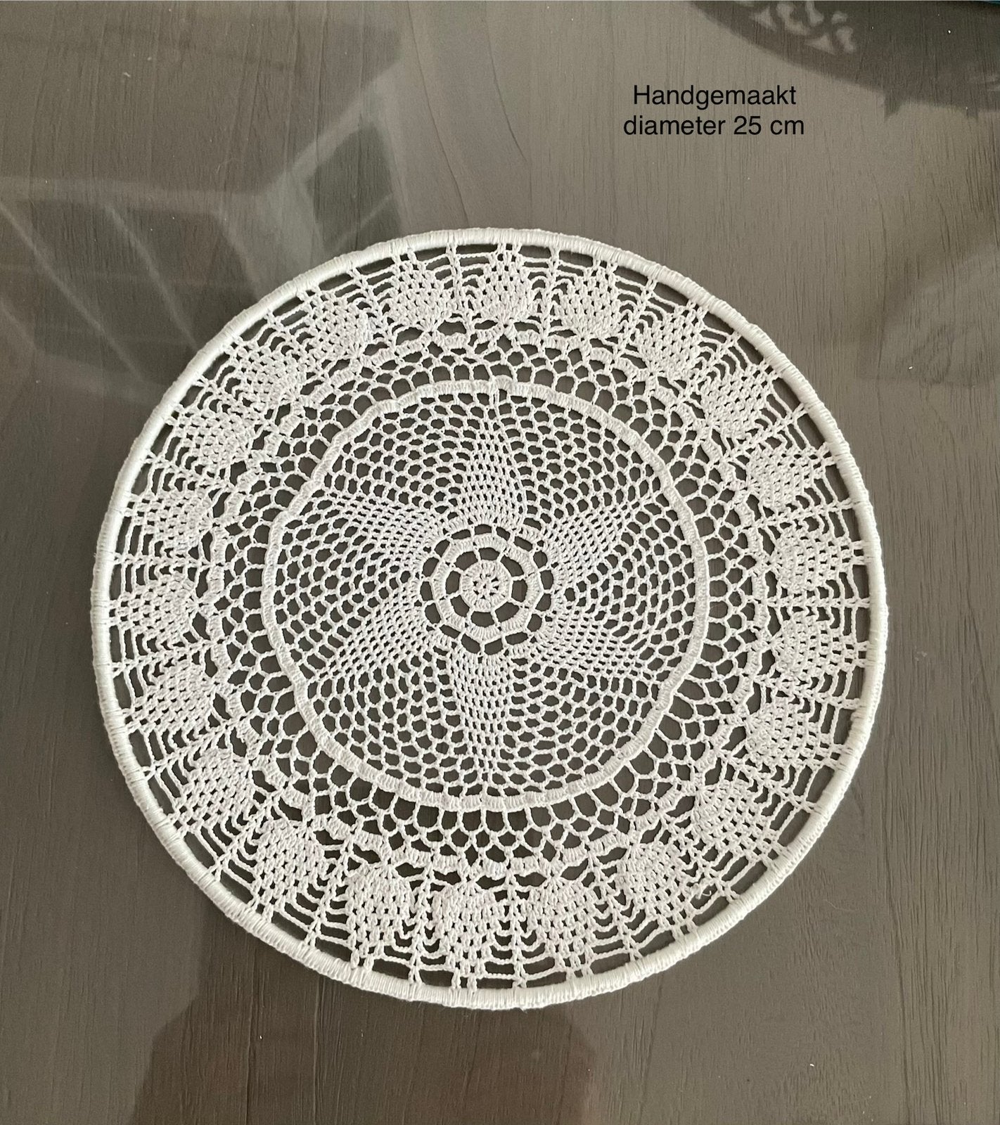 Kleine handgemaakte mandala met een diameter van 25 cm, 25 cm, Wandhanger, Nieuw, Handgemaakt