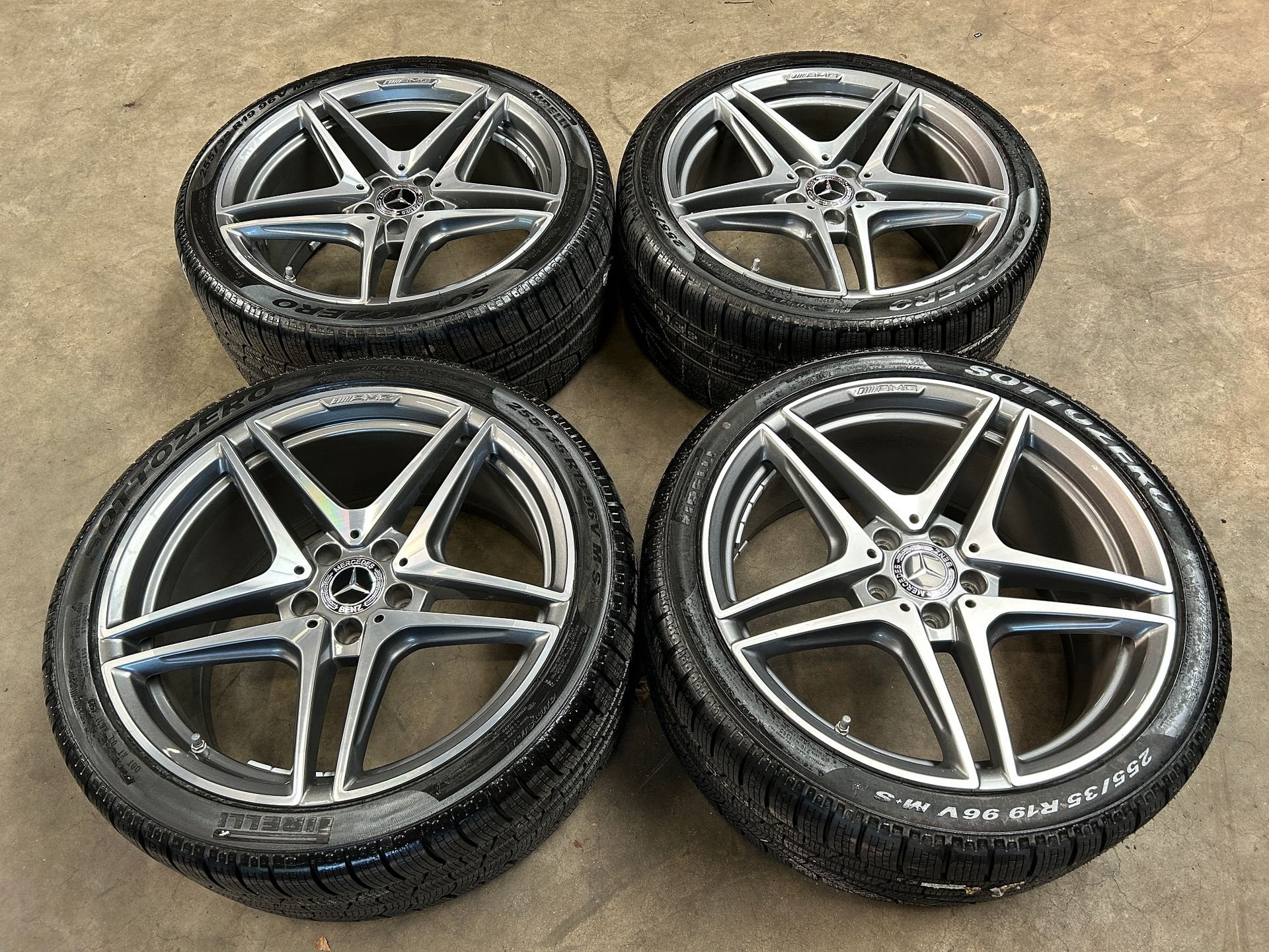 19 inch originele velgen + winterbanden Mercedes C63 S AMG, Auto-onderdelen, 19 inch, Gebruikt, 255 mm, -