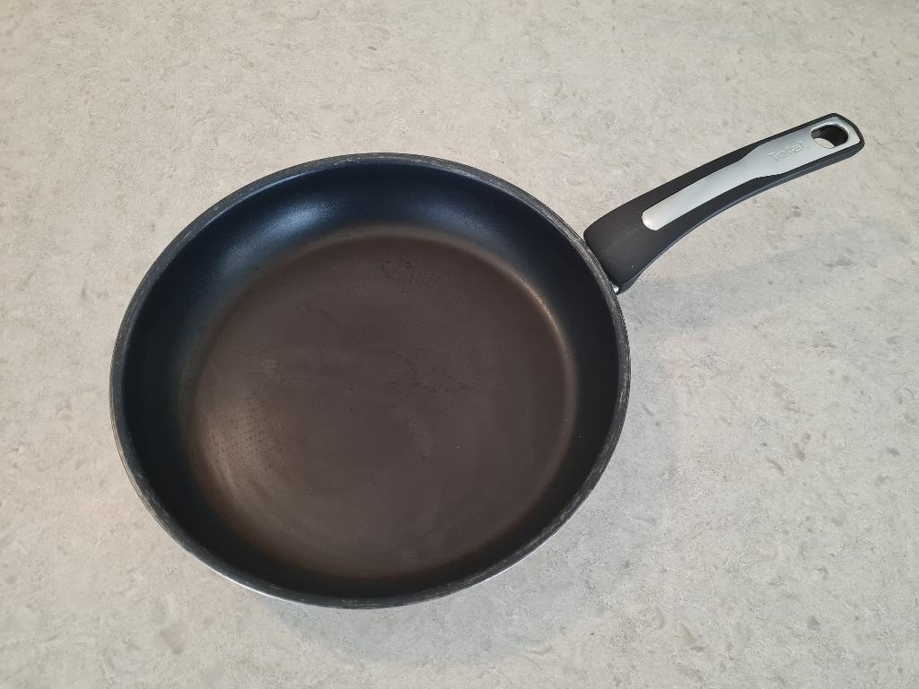 Tefal pan, Huis en Inrichting, Ophalen, Overige materialen, Gebruikt, Inductieplaat