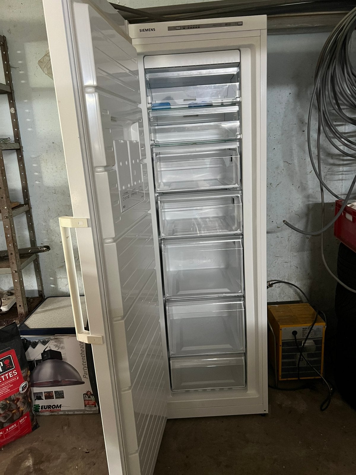 Siemens Vrieskast 186x60x65- No Frost-VAN BINNEN ALS NIEUW, Vrieskast, Zo goed als nieuw, Energieklasse A of zuiniger, 160 cm of meer