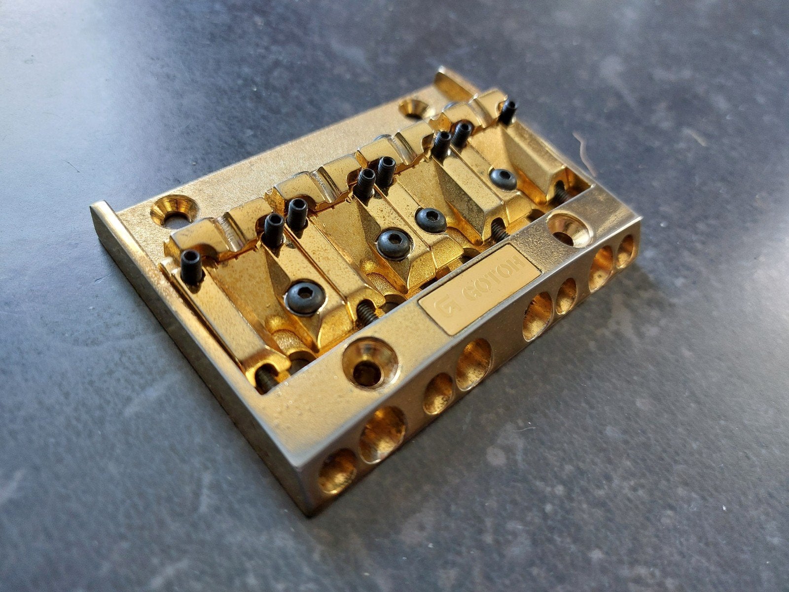 Gotoh 206 omni-adjust basgitaar brug goud, Ophalen, Gebruikt, Elektrische basgitaar