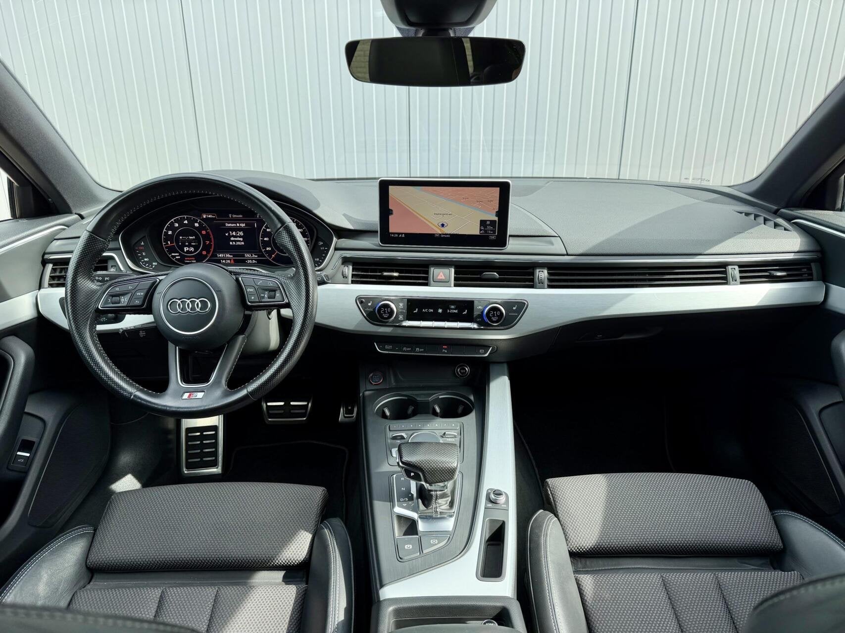 Audi A4 Avant 2.0 TFSI S line | Pano | Virtual | LED | NAVI+, Gebruikt, Euro 6, 1984 cc, A4
