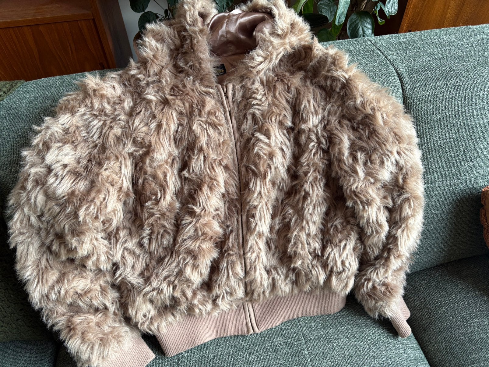 Leuke bontjas / furry bomberjack (uiteraard geen echt bont!), Kleding | Dames, Bruin, Maat 46/48 (XL) of groter, Ophalen of Verzenden