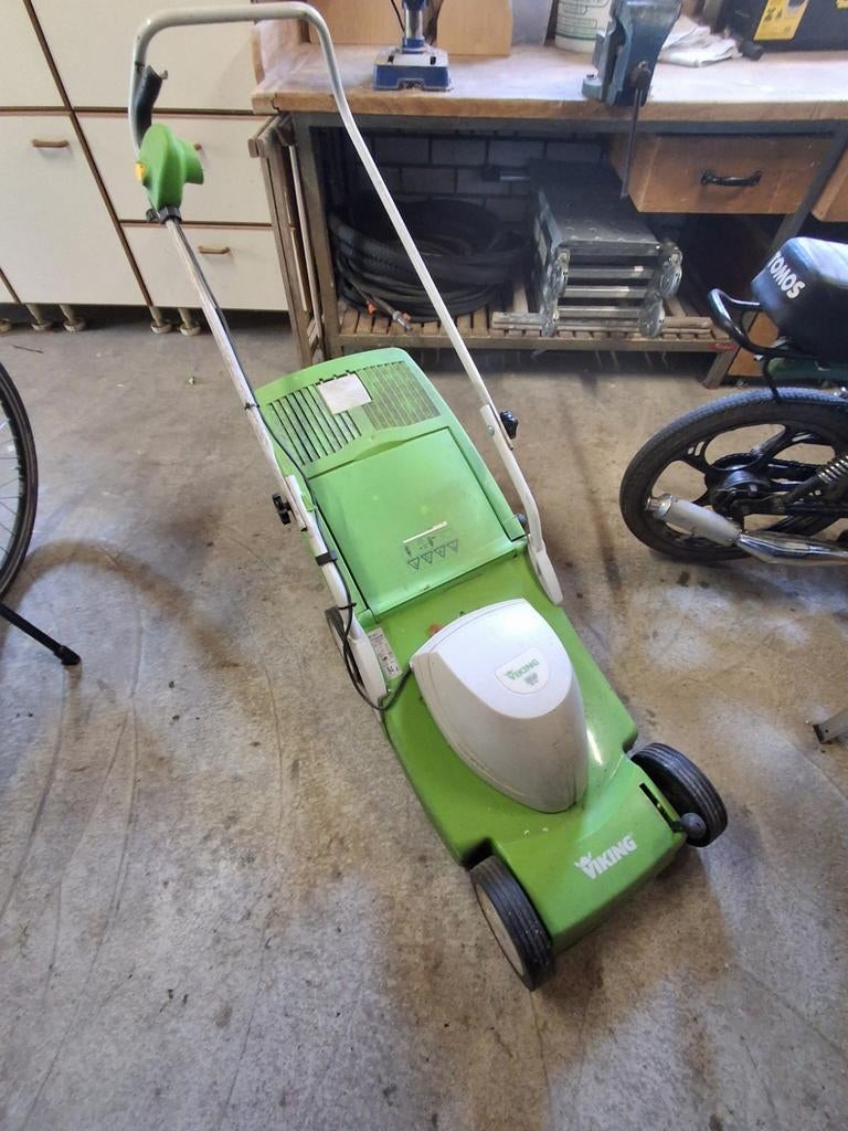 Elektrische grasmaaier Viking ME 443 - schakelaar defect, Ophalen, Gebruikt, Elektrische grasmaaier, Opvangbak
