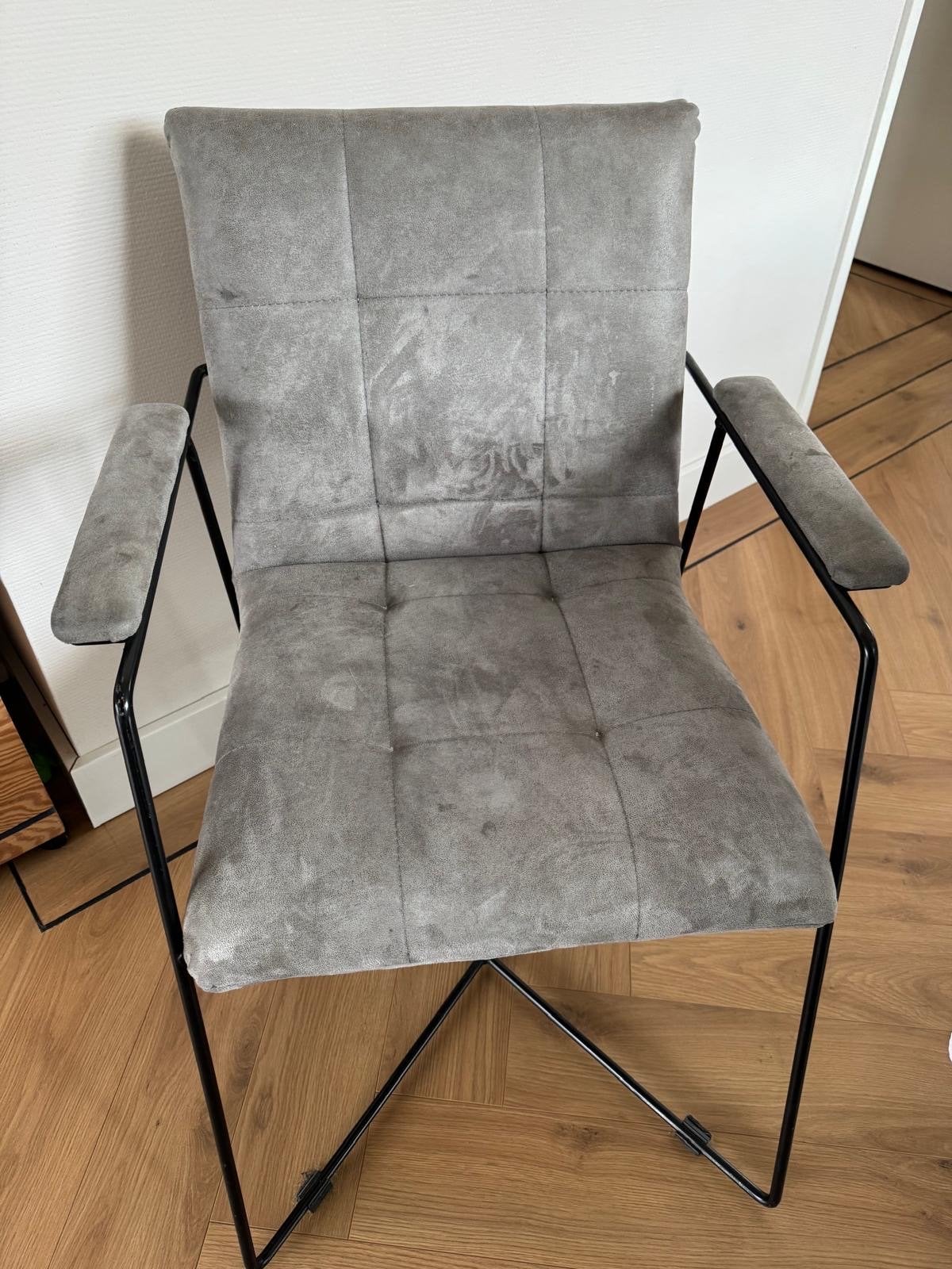 3x Sotrue stoelen - Grijs met zwart metalen frame, Ophalen, Gebruikt, Drie, Stof