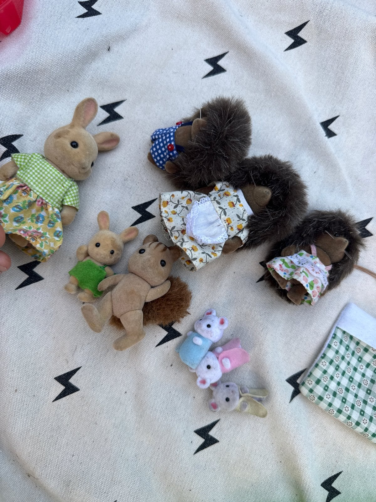 Sylvanian Families figuren set: konijnen, egels, muizen, Ophalen, Gebruikt, Jongen of Meisje
