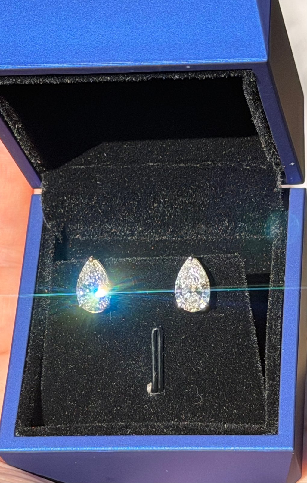 Nieuwe gouden oorbellen met grote VS1-VVS2 diamanten 4.04ct!, Nieuw, Ophalen of Verzenden, Met edelsteen, Knopjes of Stekers