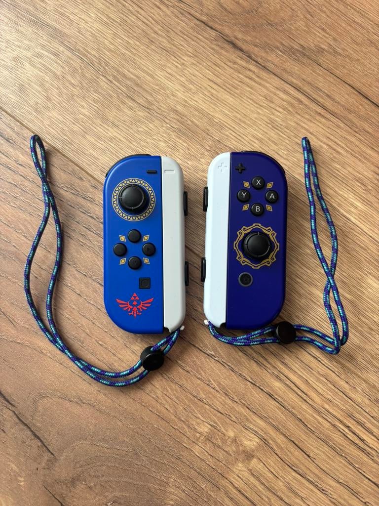 Zelda Skyward Sword Joy-Cons – Switch (limited edition), Spelcomputers en Games, Spelcomputers | Nintendo Consoles | Accessoires