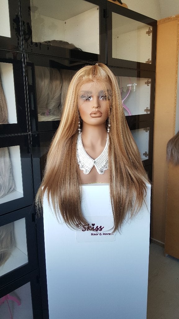 Luxe Lace Pruik: Warm gemixt met Blond - Stijl - 70cm, Ophalen of Verzenden, Nieuw, Pruik of Haarverlenging