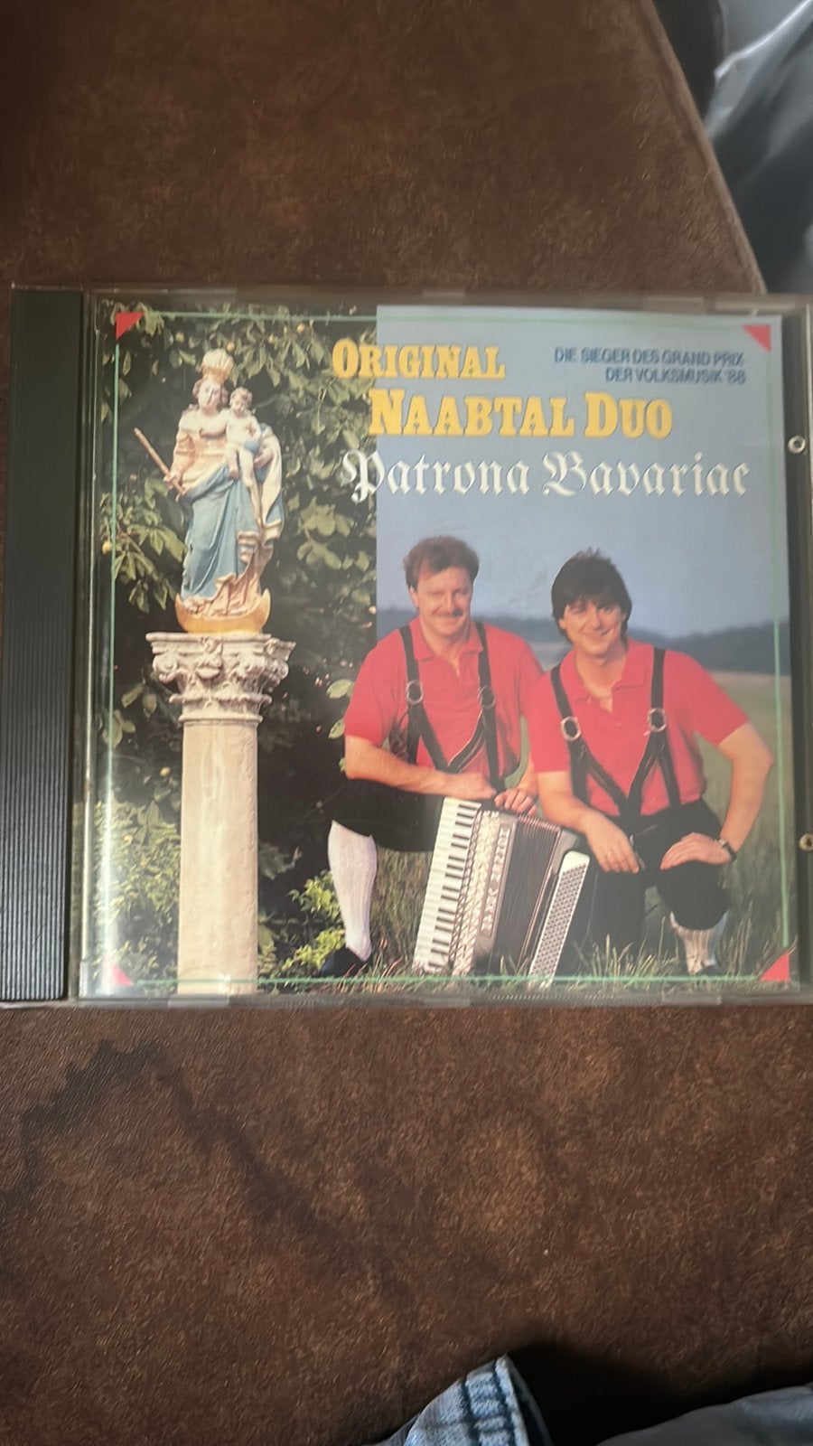 Nabtaal duo - patrona bavariae, Ophalen of Verzenden, Zo goed als nieuw