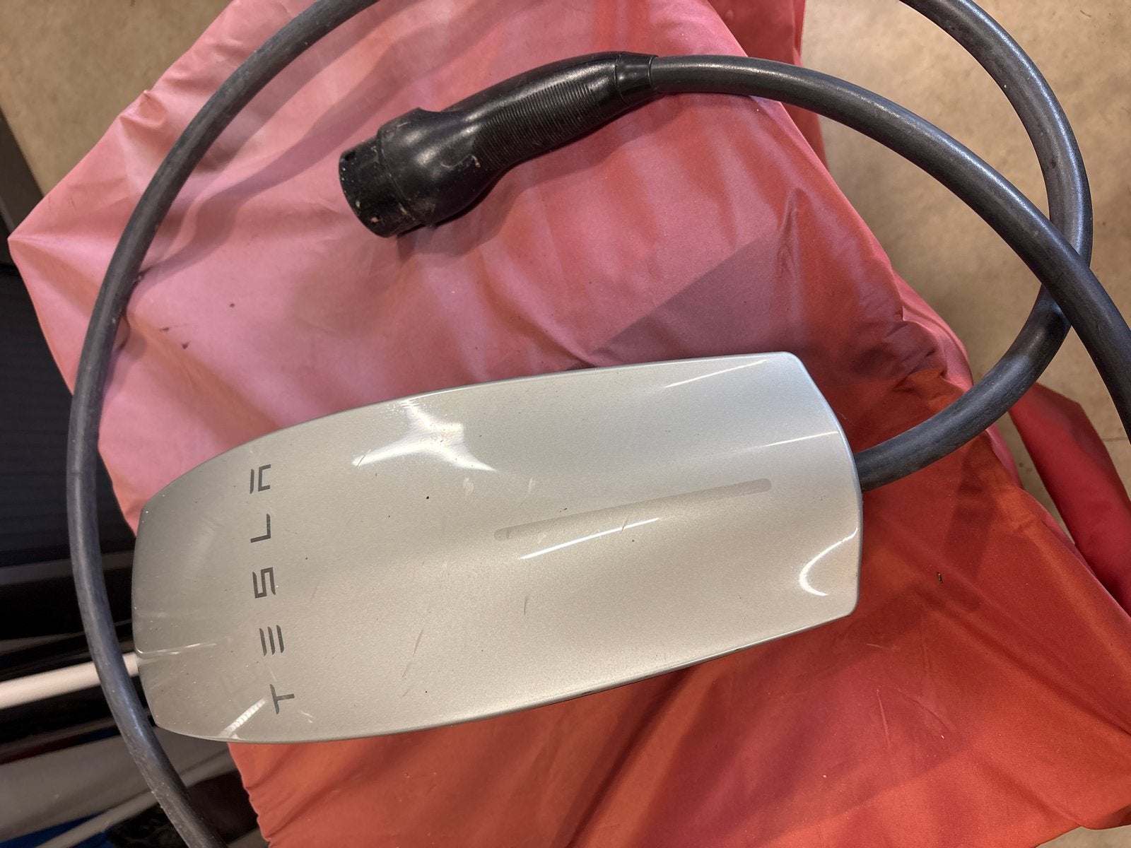 Defecte! Tesla Gen 2 Wall Connector Laadpaal met Laadkabel, Ophalen of Verzenden, Gebruikt, Laadpaal en Laadkabel