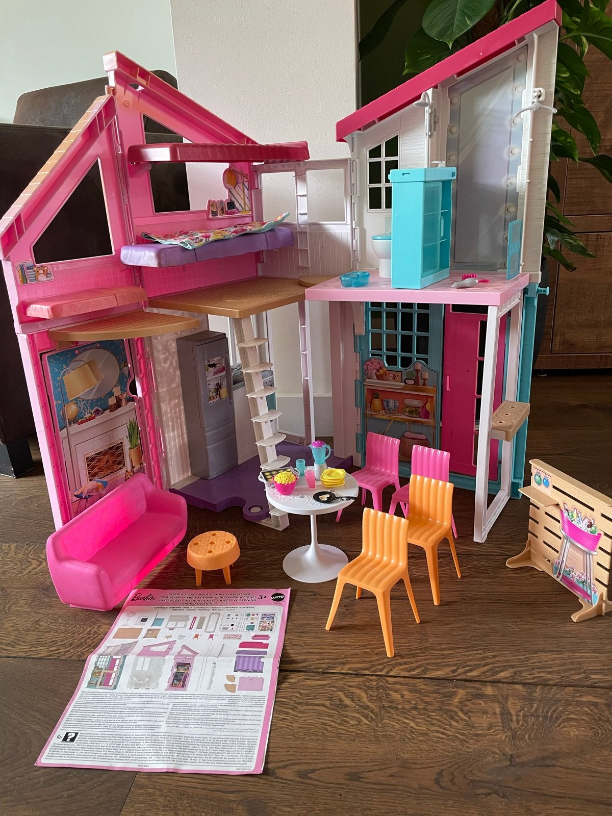 Barbie Villa Malibu - 2 verdiepingen, 6 kamers, accessoires, Ophalen, Gebruikt