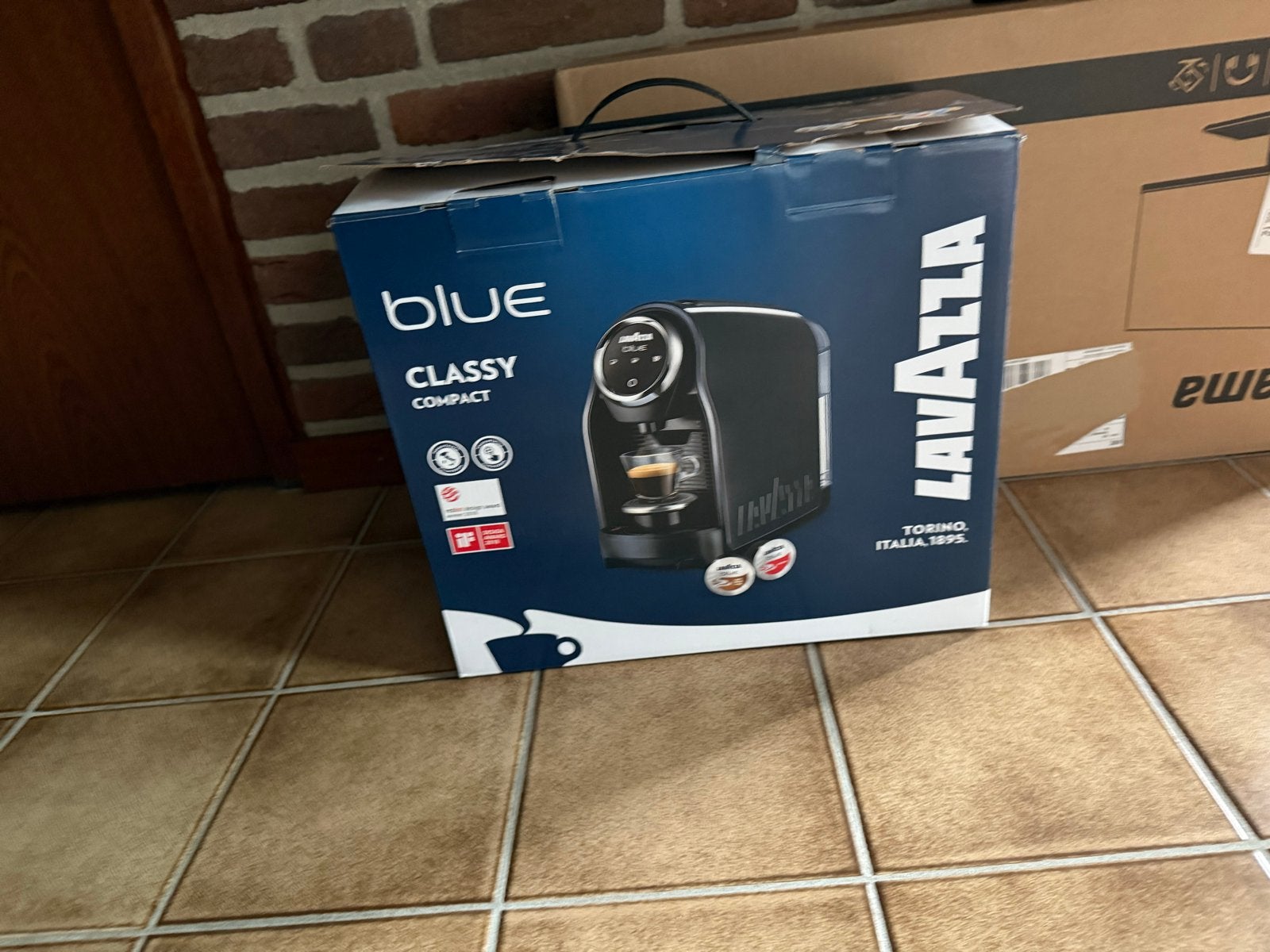 Lavazza Blue Classy Compact Espressomachine, Koffiepads en cups, Espresso apparaat, Nieuw, Ophalen of Verzenden