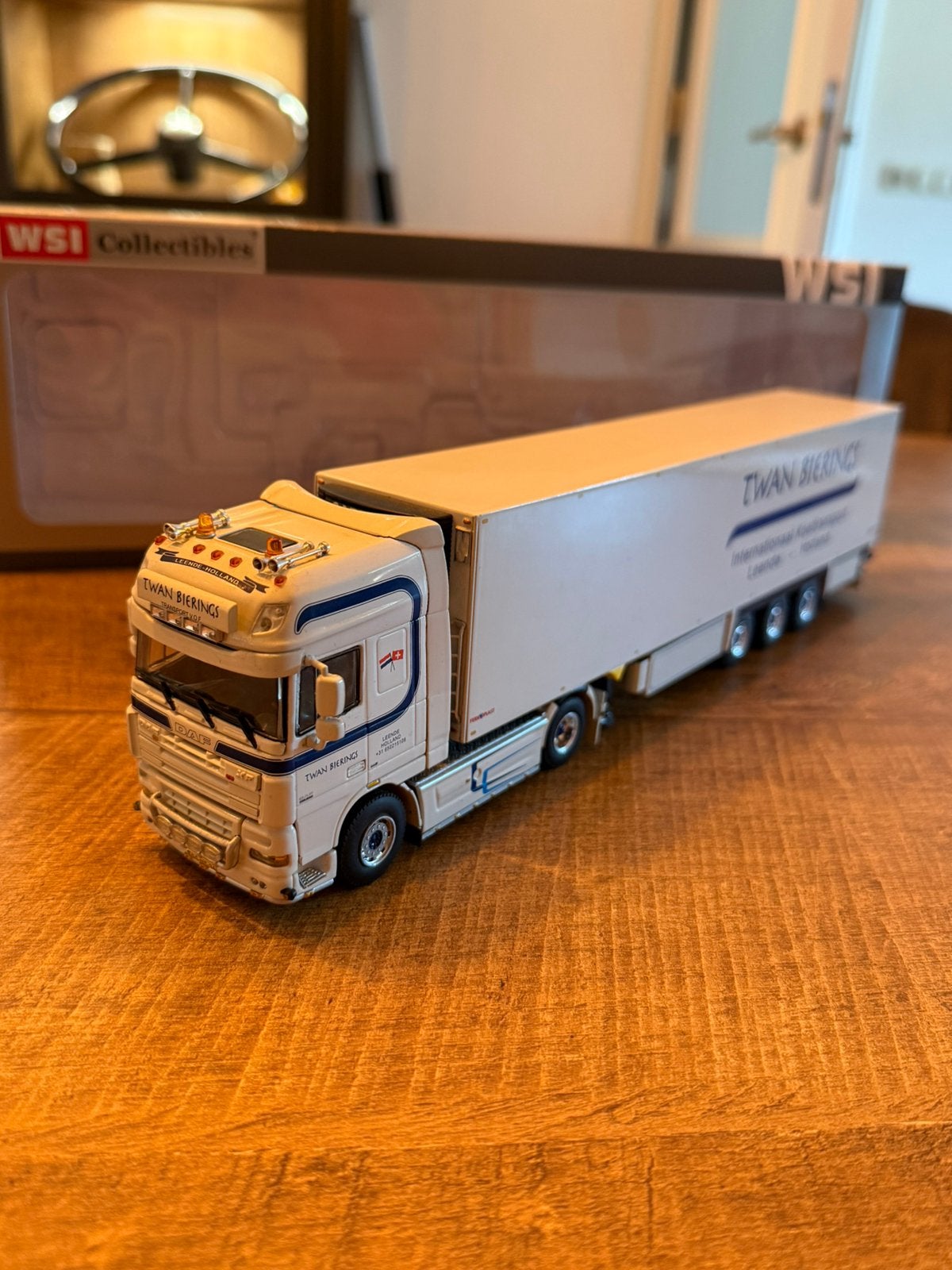 Twan bierings daf xf 105 koeler wsi, Hobby en Vrije tijd, Modelauto's | 1:50, Ophalen of Verzenden, Zo goed als nieuw, Bus of Vrachtwagen