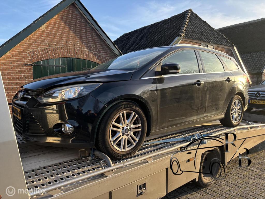 Ford Focus Wagon 1.0 EcoBoost Titanium distributie defect, Euro 5, Gebruikt, Zwart, Navigatiesysteem