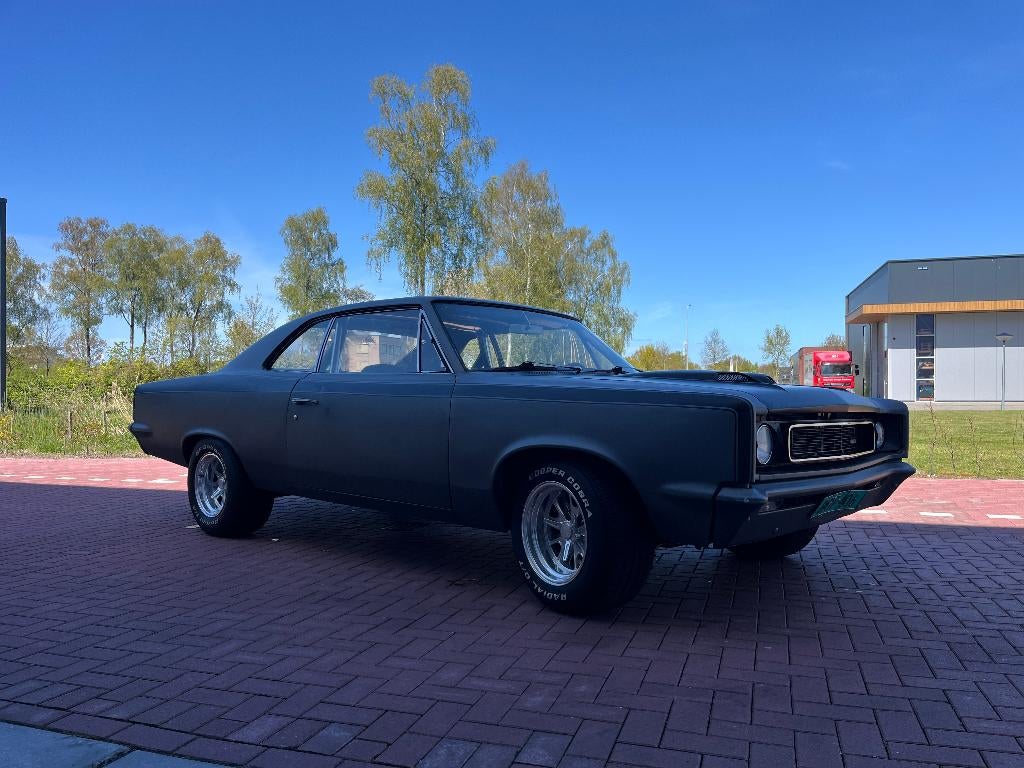 Renault Rebel V81967 Grijs Uniek karaktervolle klassieker, Auto's, Automaat, Achterwielaandrijving, 5400 cc, Bedrijf
