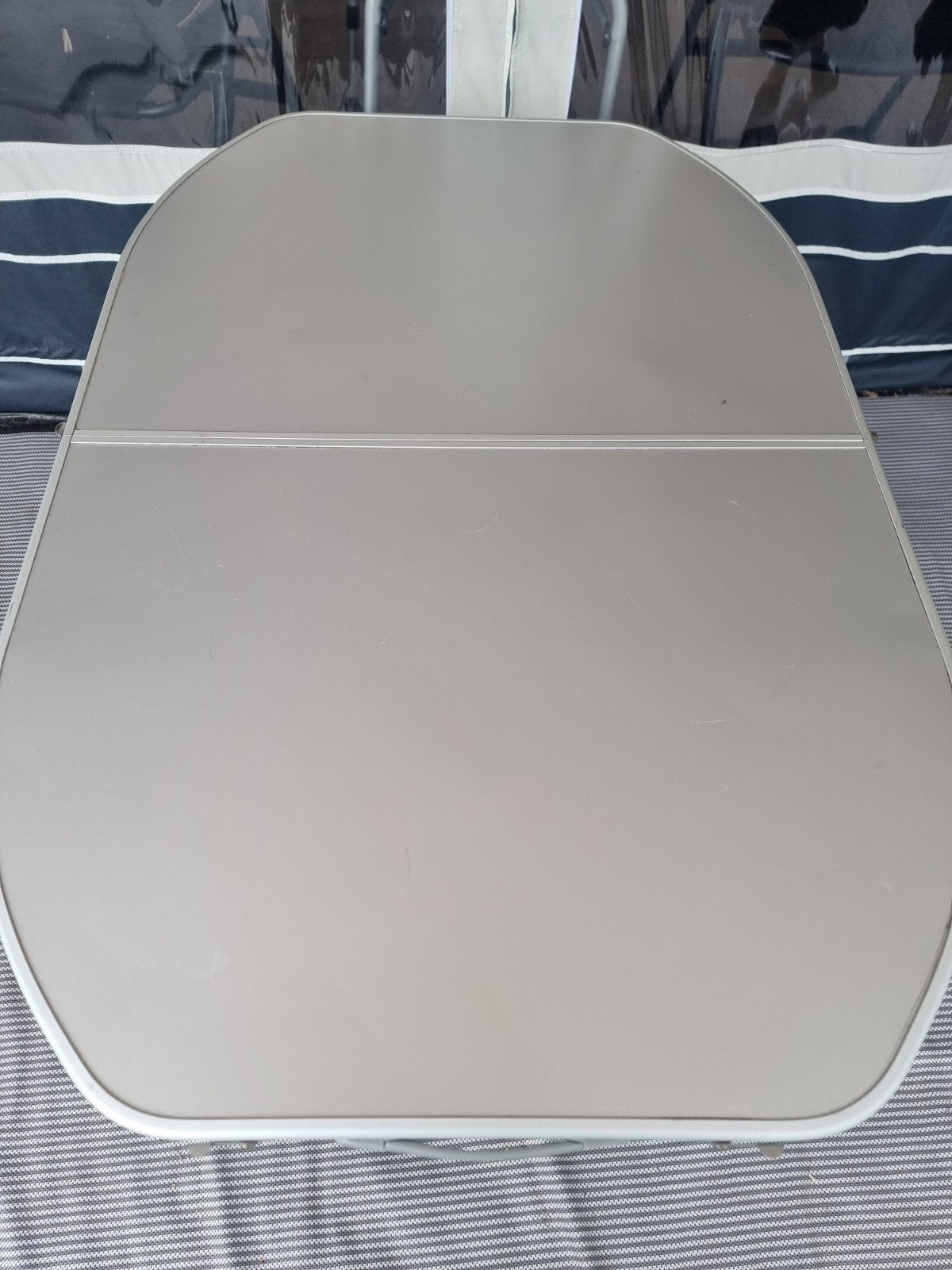 Opvouwbare campingtafel - Ideaal voor onderweg!, Ophalen, Gebruikt
