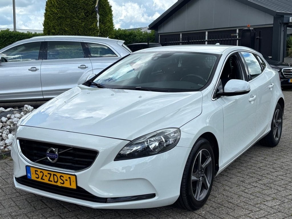 Volvo V40 1.6 T3 Momentum 2012 Wit Onderhoudshistorie, Gebruikt, 4 cilinders, 150 pk, Wit