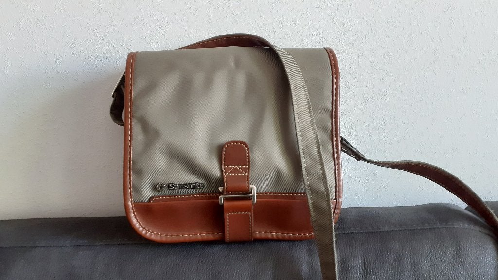 Samsonite. schoudertas. Sand/Cognac., 20 tot 30 cm, Bruin, Minder dan 40 cm, Minder dan 35 cm