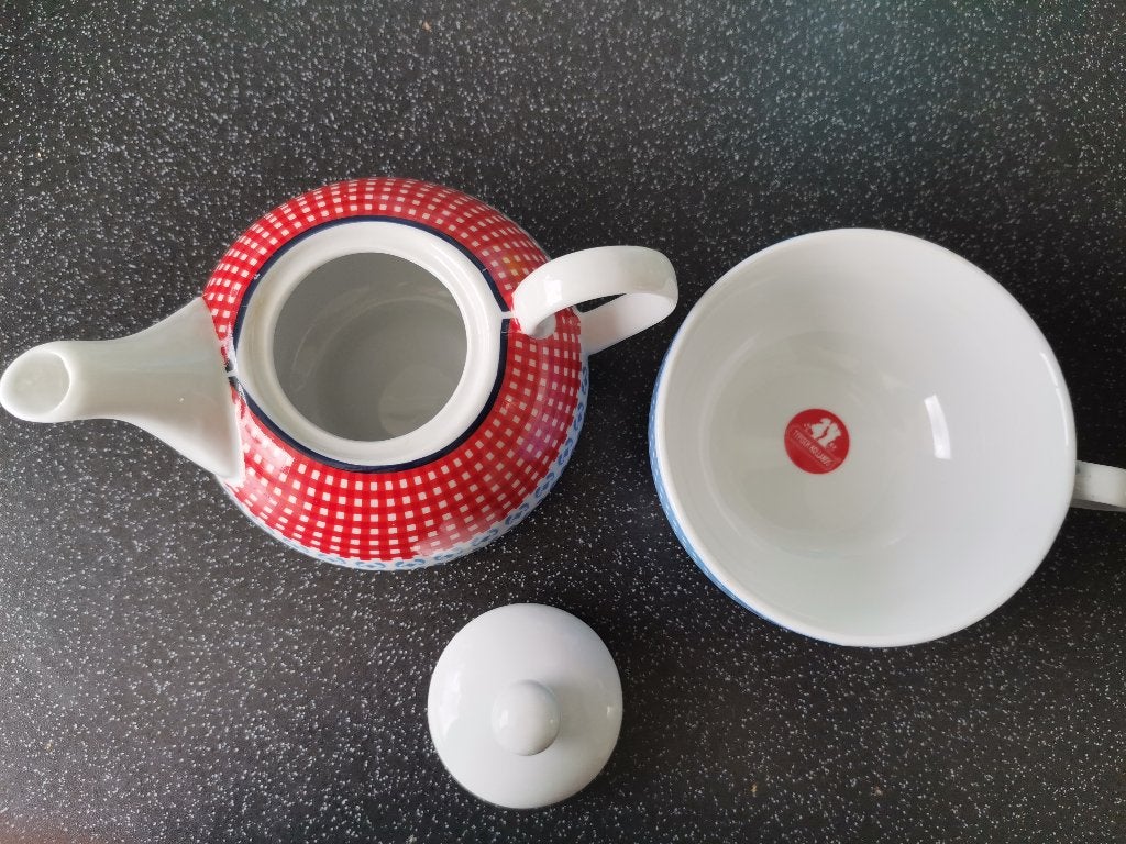 Teepot en kop €2,50, Ophalen, Zo goed als nieuw, Overige stijlen, Kop(pen) en/of Schotel(s)