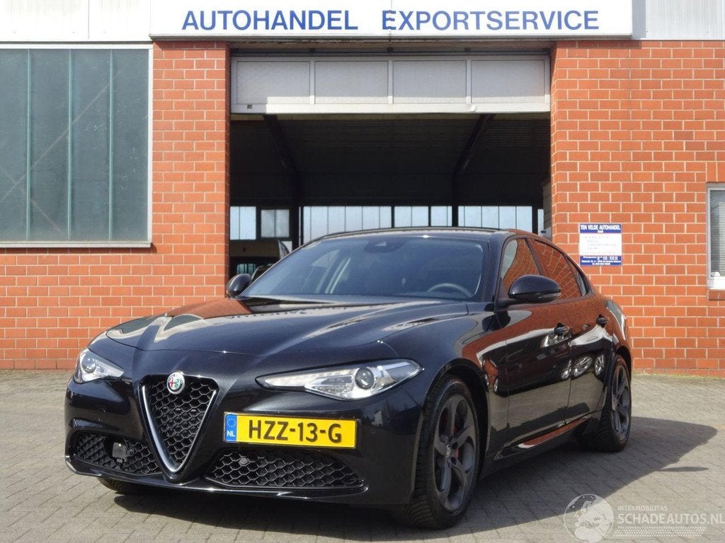 Alfa Romeo Giulia Super Business 2.2 JTD, Leer, Navi, Cruise, Webaccessibility@stellantis.com, Stellantis N.V., Zwart, Taurusavenue 1 ,2132 LS, Hoofddorp, Nederland
