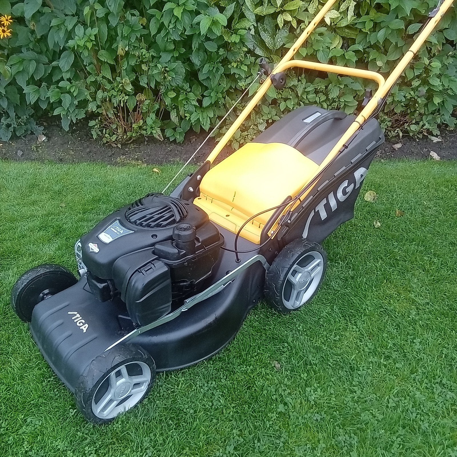 STIGA GRASMAAIER ZELFRIJDEND BENZINE MAAIER, Tuin en Terras, Ophalen, Cirkelmaaier, Gebruikt, Stiga
