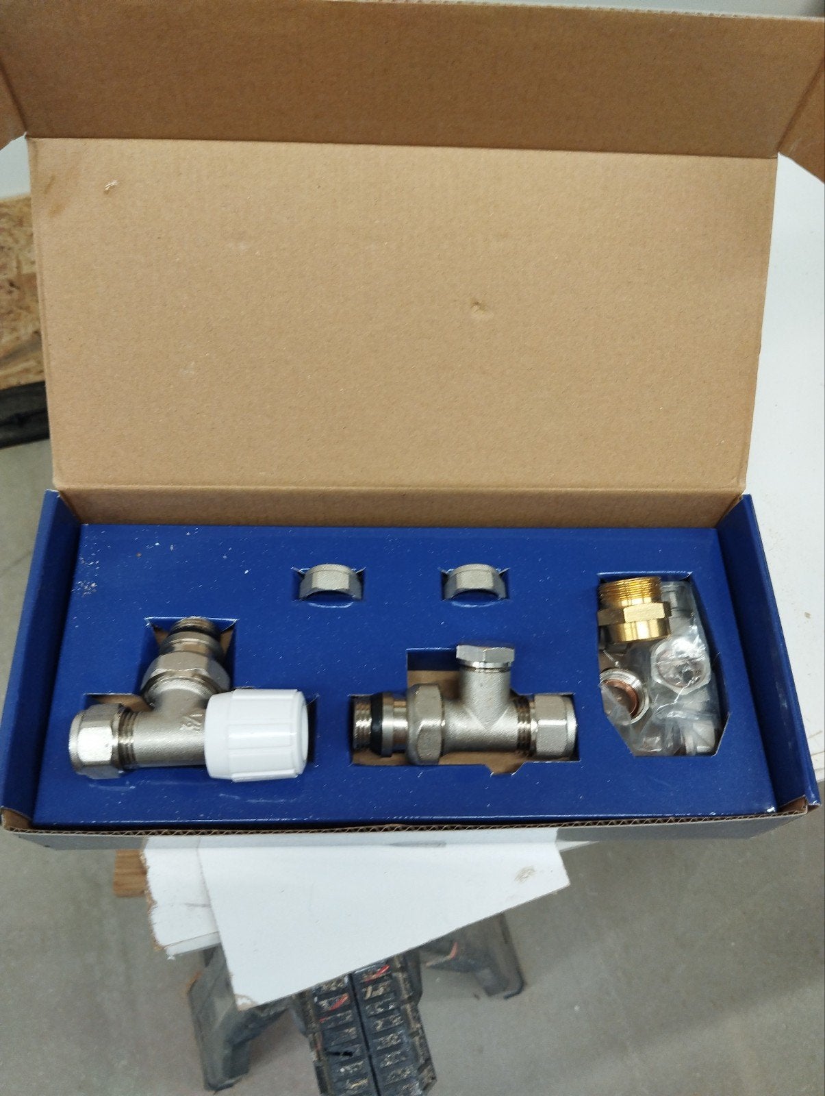 Radiatorkraan haaks en voetventiel recht 16 mm pex, Ophalen of Verzenden, Nieuw, Radiator