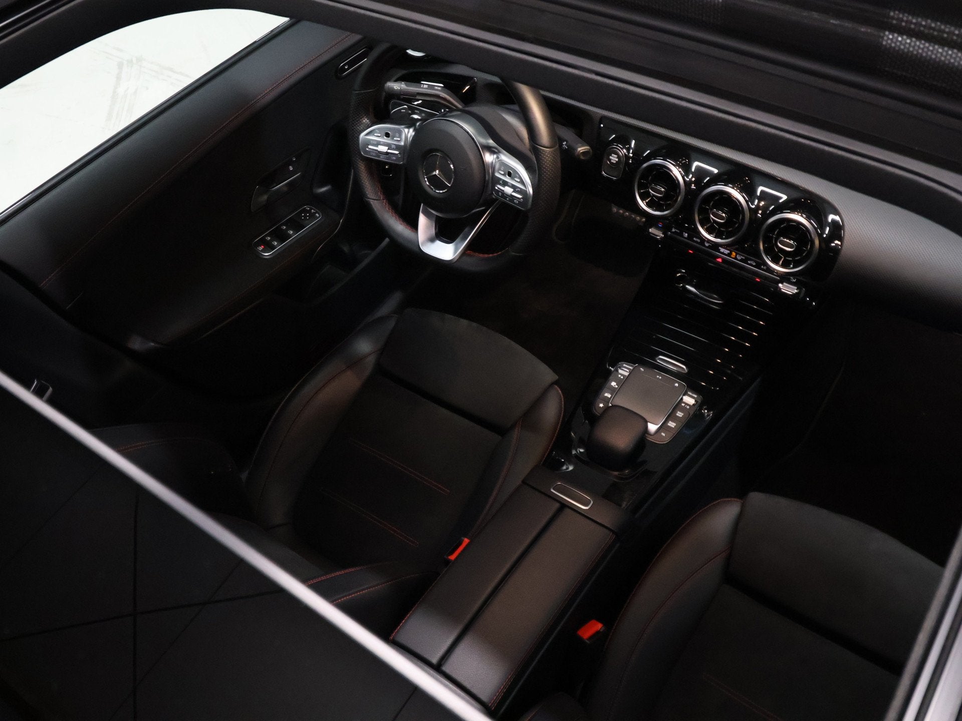 Mercedes-Benz CLA-Klasse 250 e Premium Plus AMG-Line [SOH 10, Auto's, CLA, Gebruikt, 4 cilinders, 15 kWh