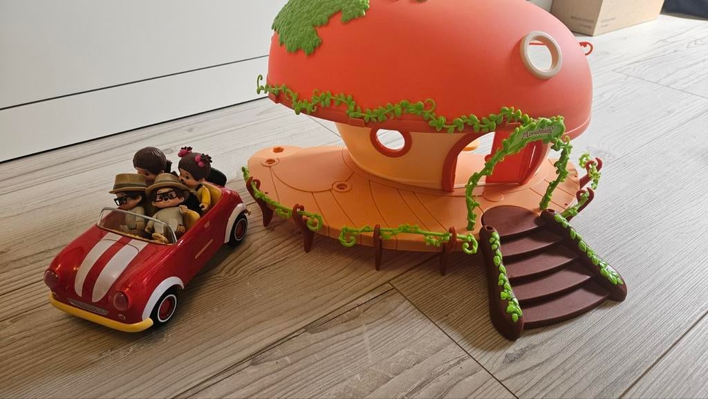 Monchhichi huis met auto en 4 poppetjes, Ophalen, Gebruikt, Jongen of Meisje