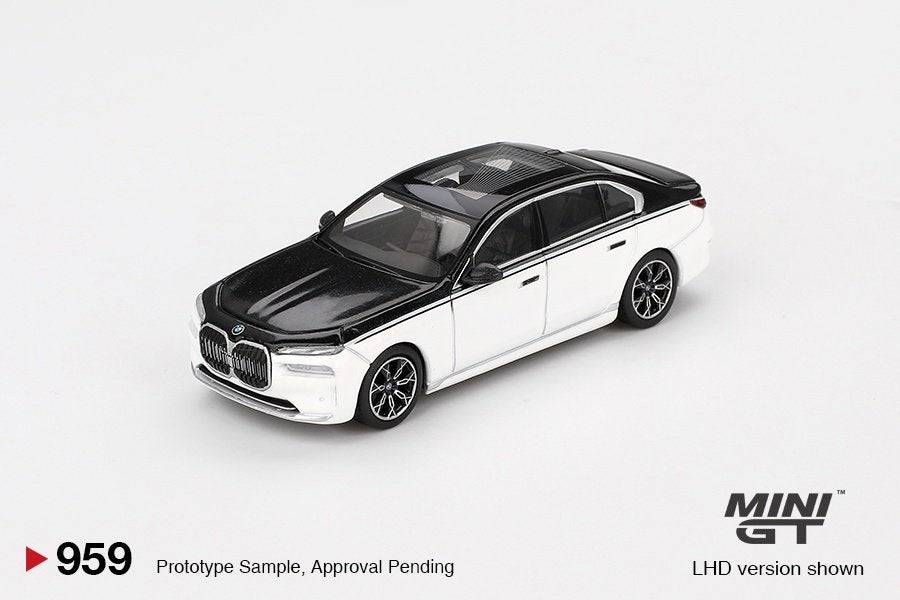 Mini GT 1:64 BMW i7 xDrive60 Dravit Alpine White and Black, -, Nieuw, Ophalen of Verzenden, -