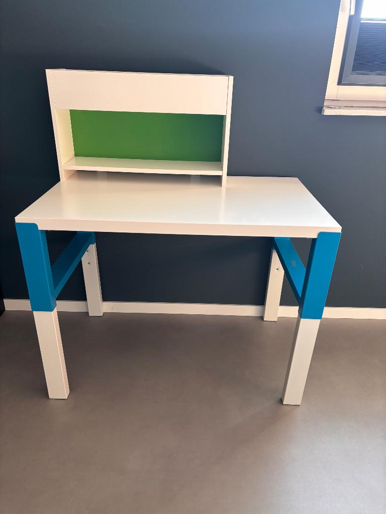 Kinder bureau pähl IKEA, Ophalen, In hoogte verstelbaar, Zo goed als nieuw