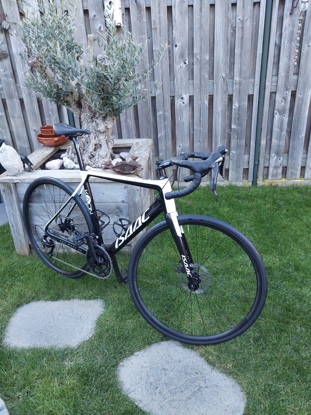 Zeer nette Isaac Kaon Wielrenfiets (Carbon frame), Carbon, Meer dan 20 versnellingen, 53 tot 57 cm, Ophalen