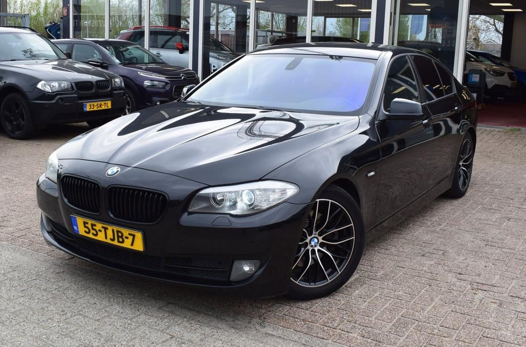 BMW 5-serie 520d Executive | NAVIGATIE | CLIMATE CONTROL | C, Euro 5, Achterwielaandrijving, Zwart, 4 cilinders